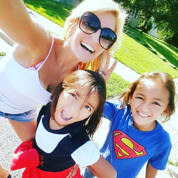 Meet your Posher, Amy - Picture 3 of 8