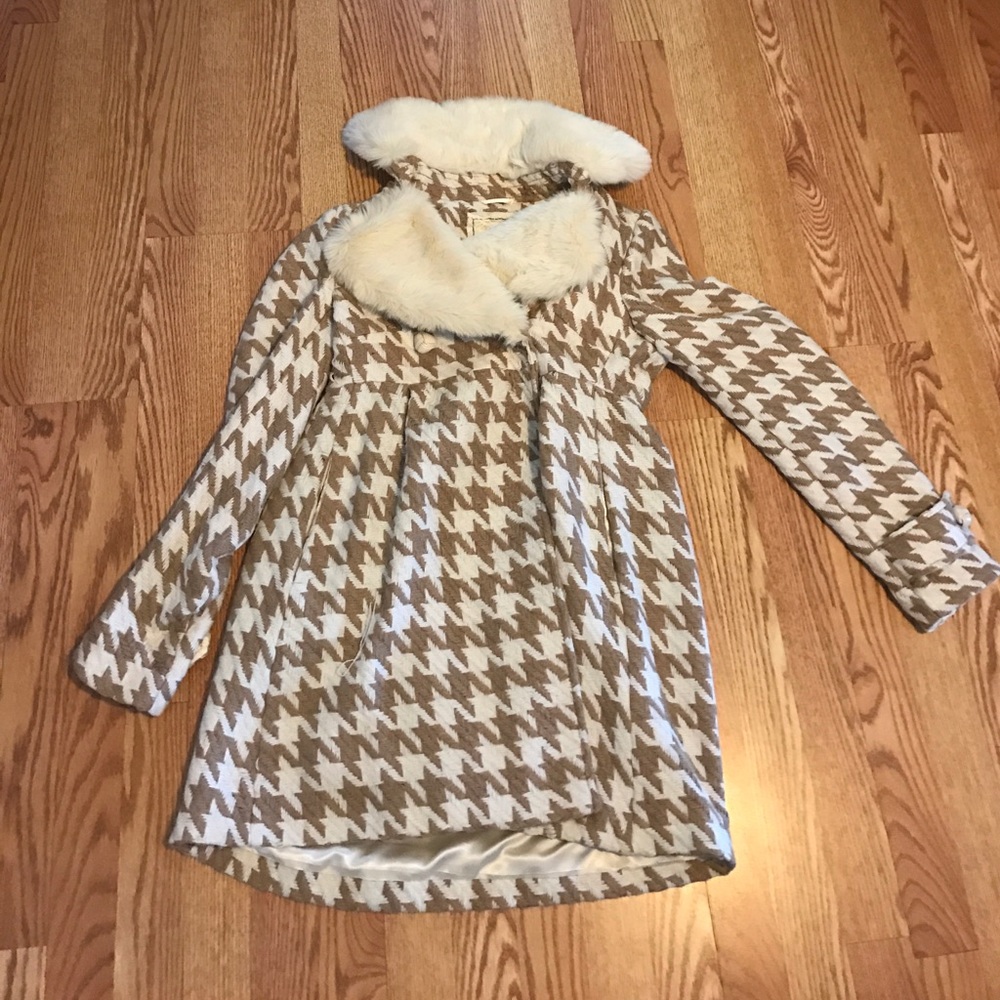 Houndstooth and faux fur jacket