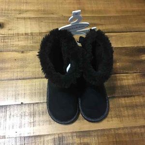Black boots 18-24m