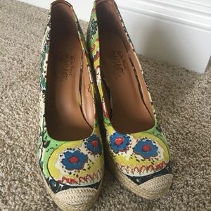 Never Worn! NWOT Nine West Wedges with a Flair!