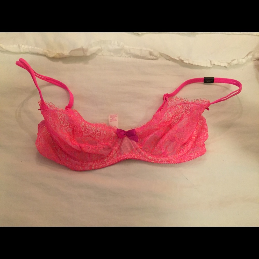 Victoria's Secret 32B pink lace bra