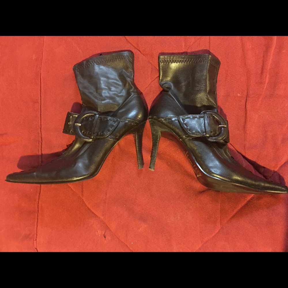 BAKES SIZE 8.5 BLACK LEATHER MID BOOT HIGH HEEL