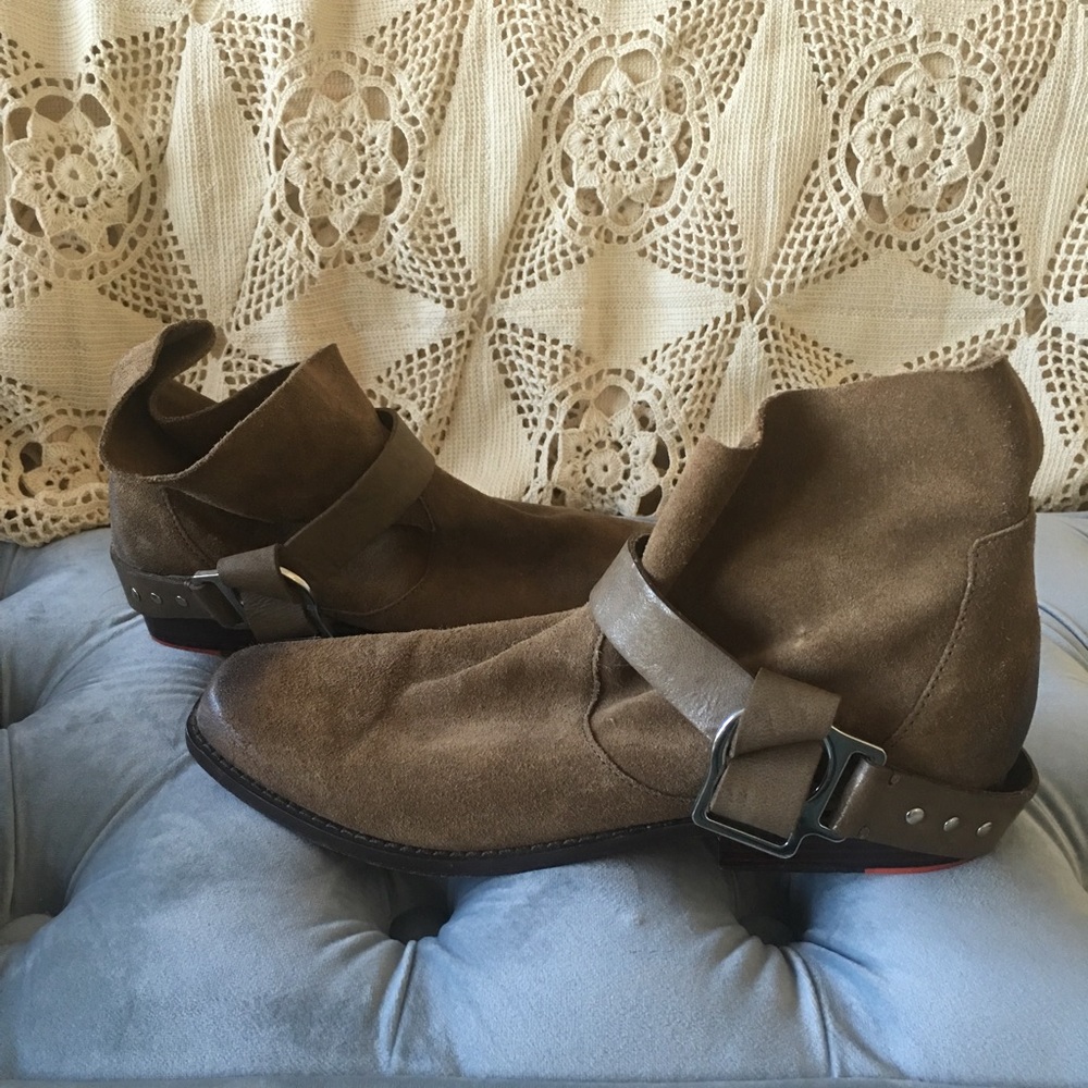 Joe's Saki Oiled Suede Slouch Pull On Ankle Boots