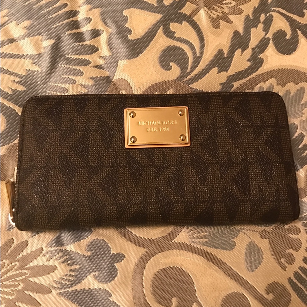 Michael Kors wallet