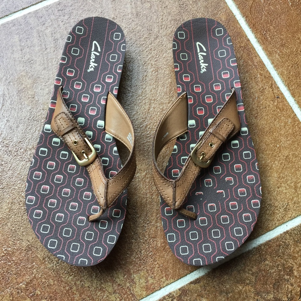Clarks flip flops