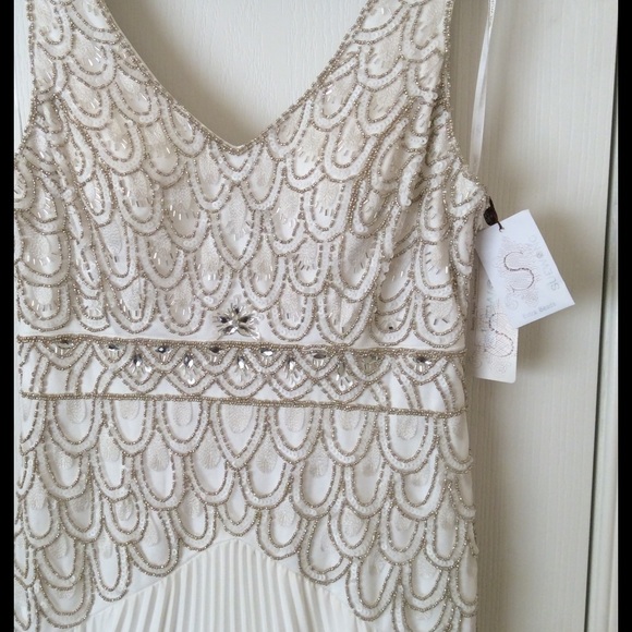 🆕 SUE WONG beaded pleated gown- rt $950 size 8 - Picture 3 of 4