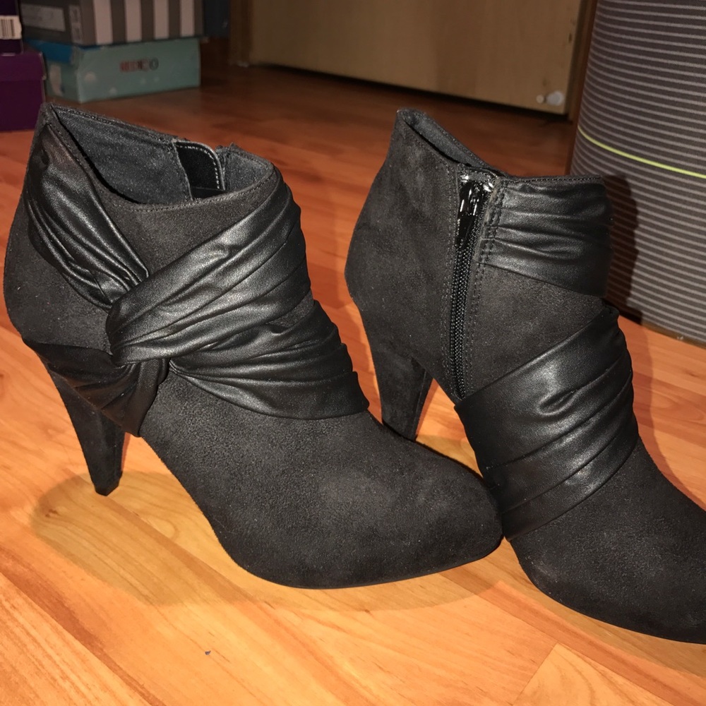 ***SOLD*** Black booties