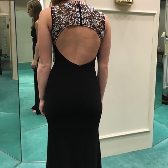 Prom dress - Picture 2 of 4