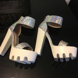 It GIRL silver Disco Heels✨