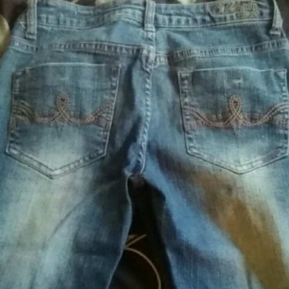 Distressed jeans - Picture 2 of 2