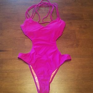 Webbed back monokini