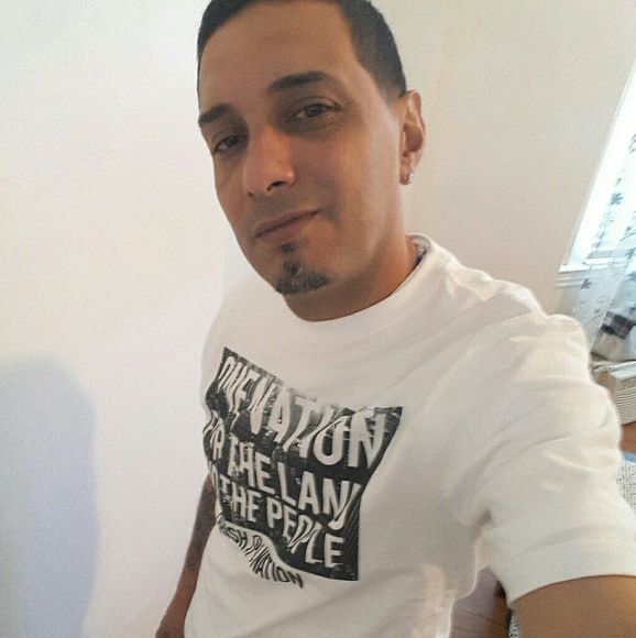 Meet your Posher, Carlos - Picture 1 of 1