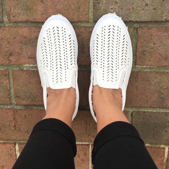 🌸SPRING SALE🌸White Slip on Flat Sneakers - Picture 2 of 6