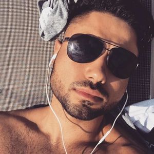 Meet your Posher, Issa