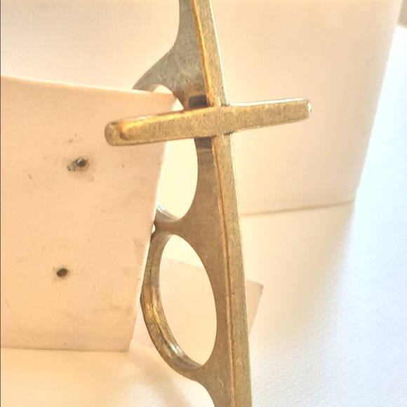 Two finger double cross brass knuckles ring - Picture 3 of 3
