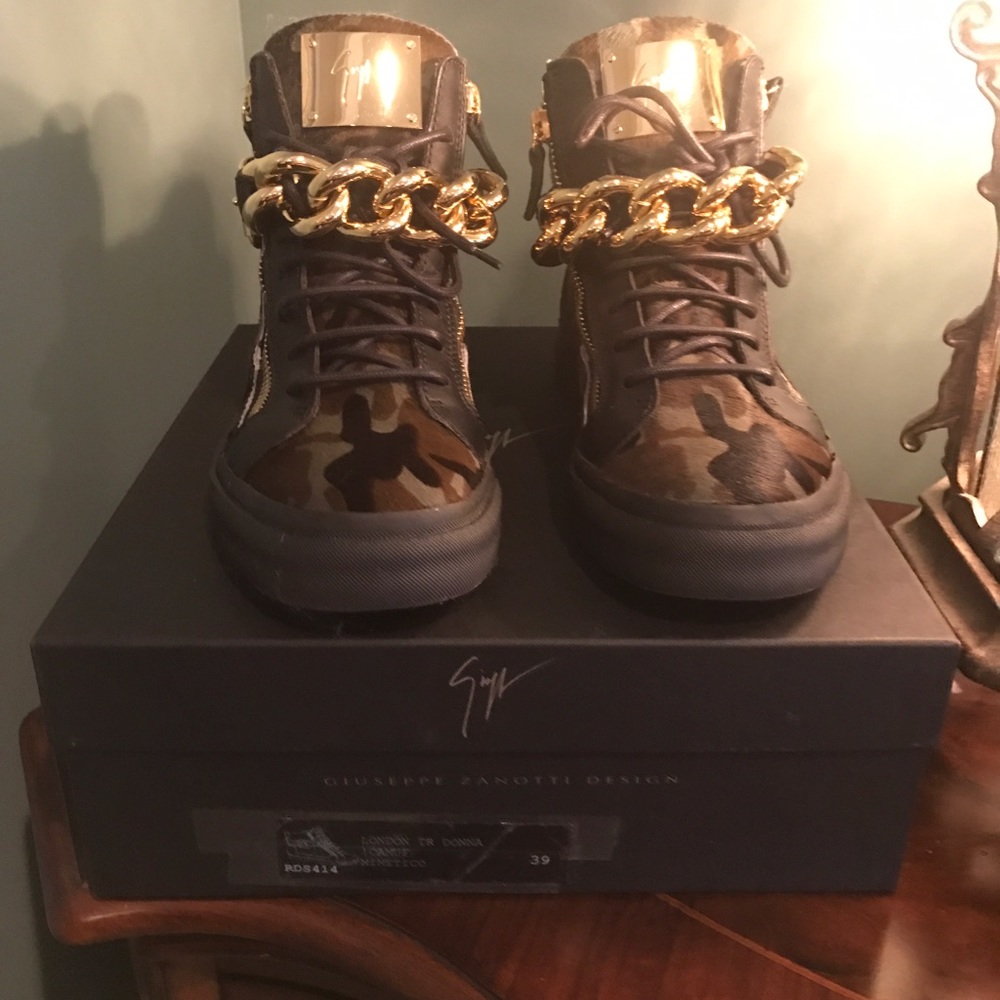 GIUSEPPE ZANOTTI sneaker Price is firm