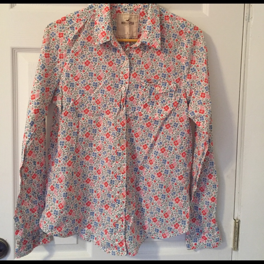 Large long sleeve hollister shirt 👚
