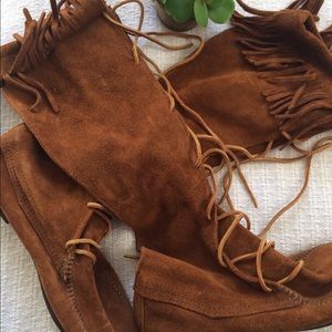 Minnetonka Lace-up Boot