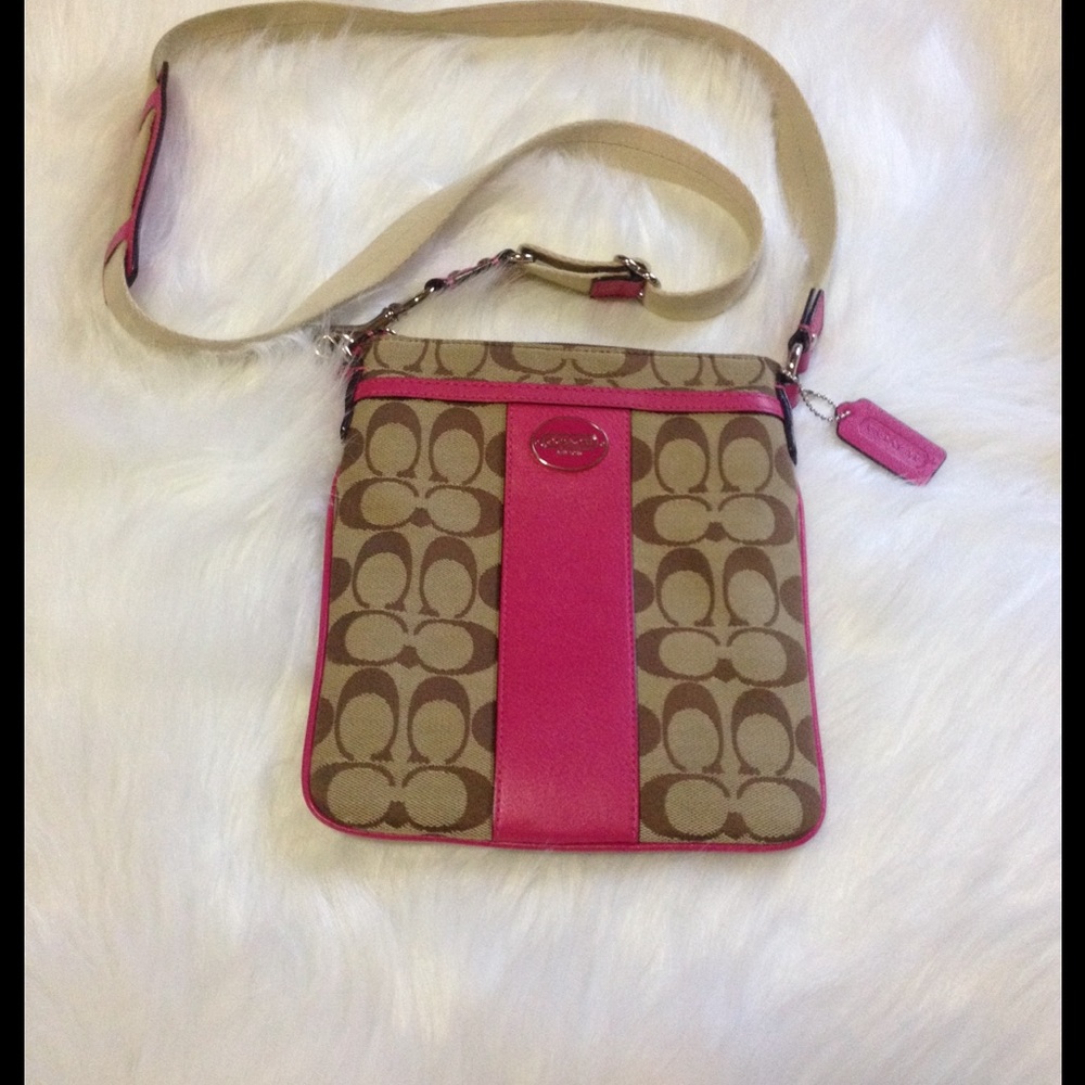 🚨 SOLD 🚨💕AUTHENTIC COACH CROSSBODY 💕✨