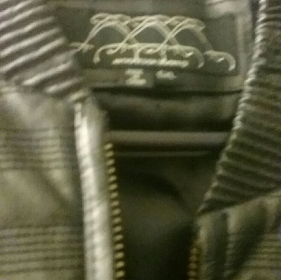 leather jacket - Picture 2 of 3