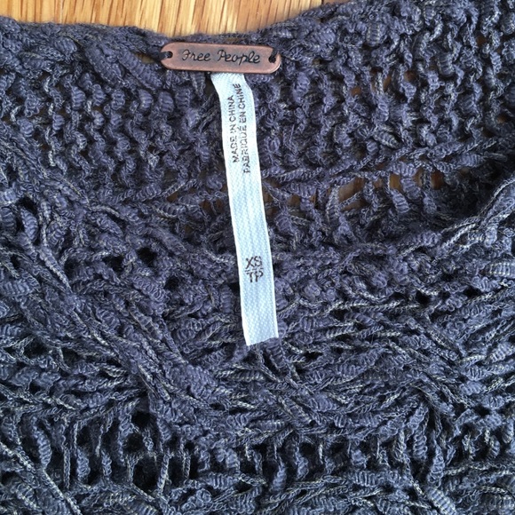 Free People grey cropped sweater - Picture 2 of 3