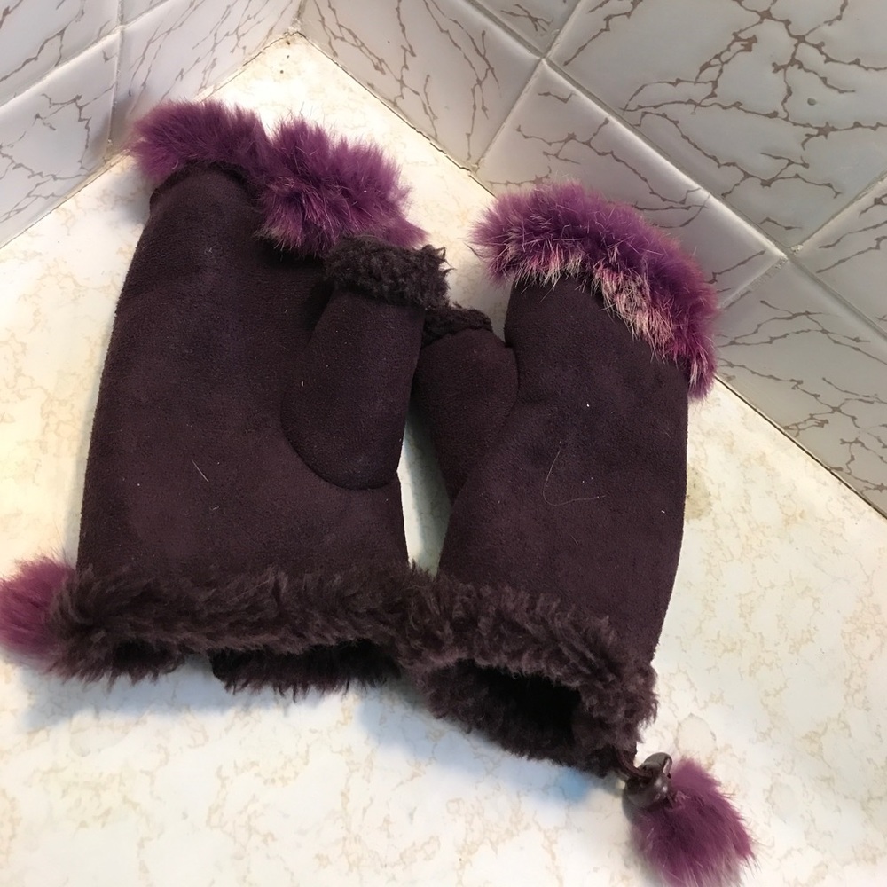 Purple Furry Fingerless Gloves