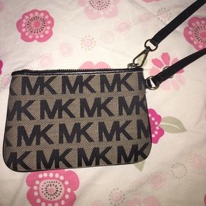 Michael kors wristlet
