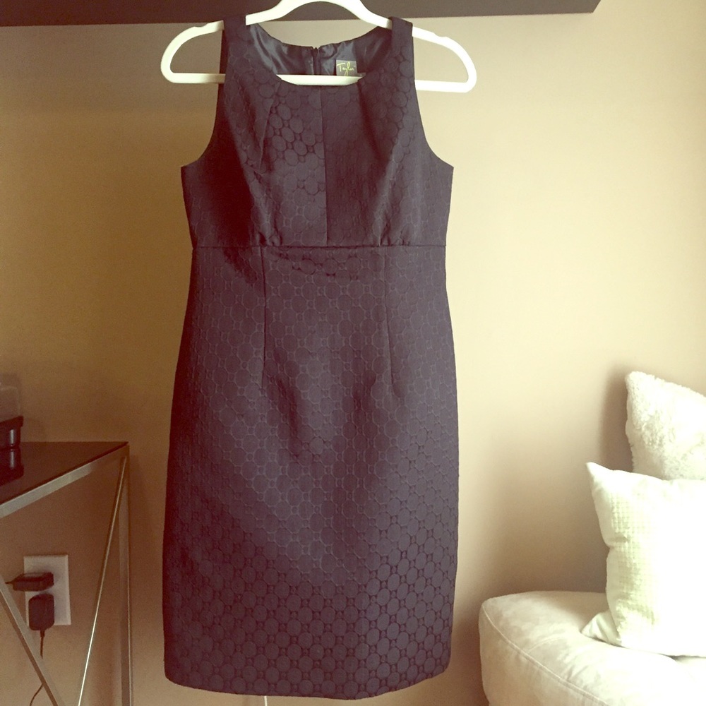 Taylor black dress 👠🕶