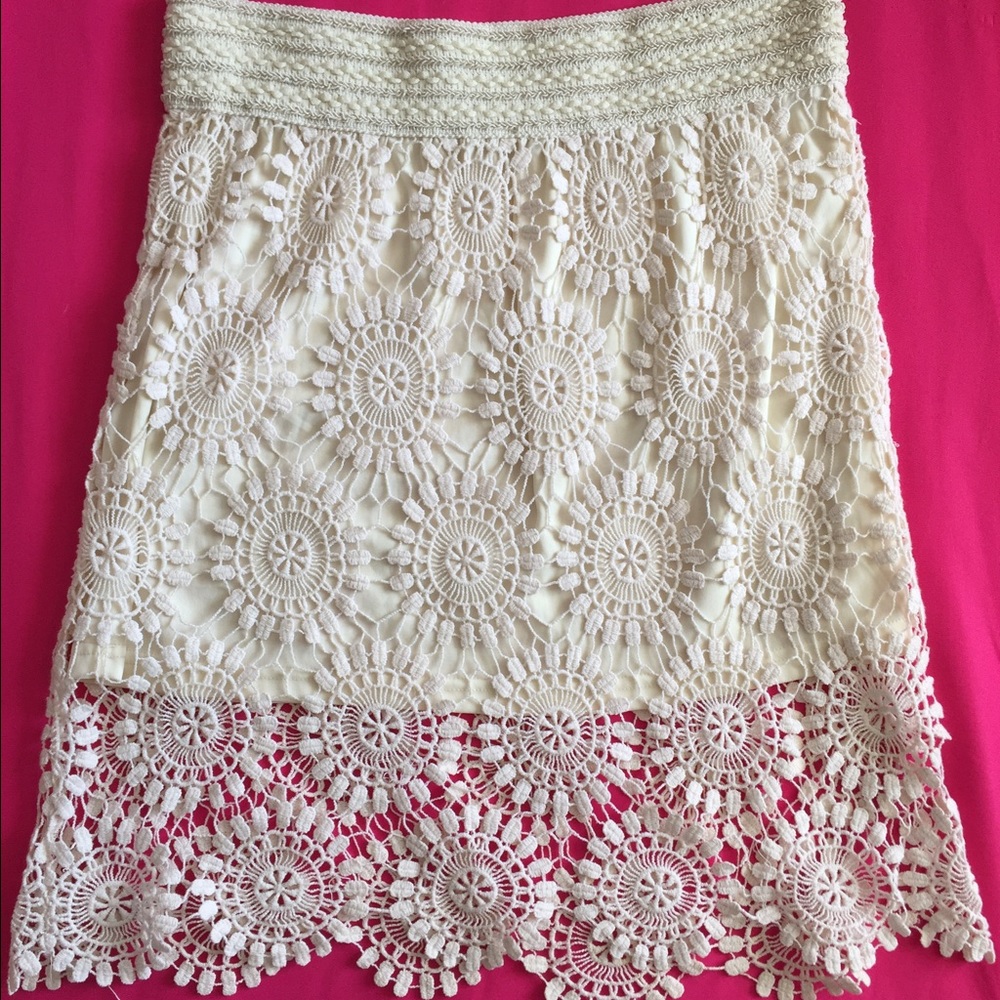 Lace skirt