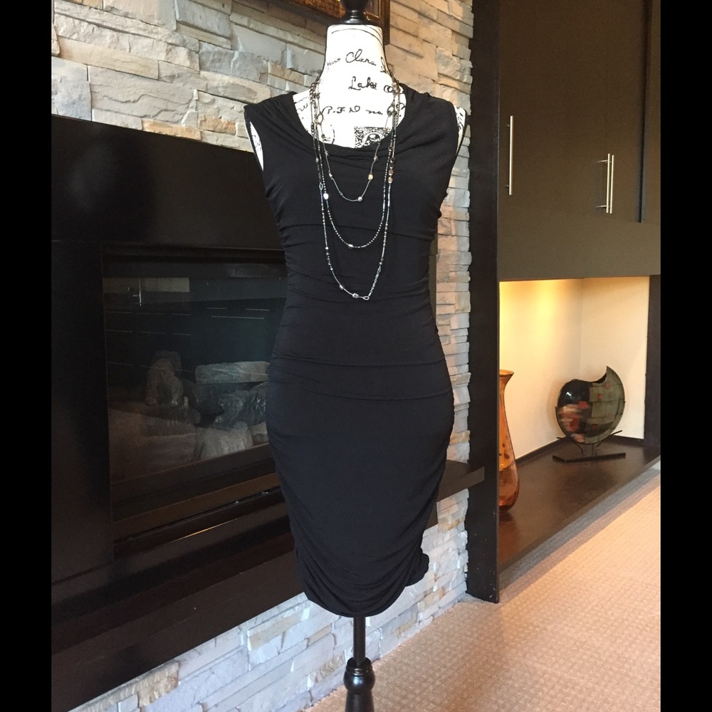 En Focus Studio ruched bodycon dress
