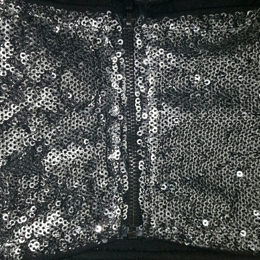 Crop Top - Picture 3 of 4