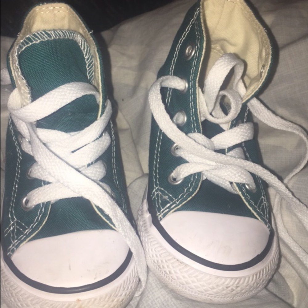 Green converse toddler size 6