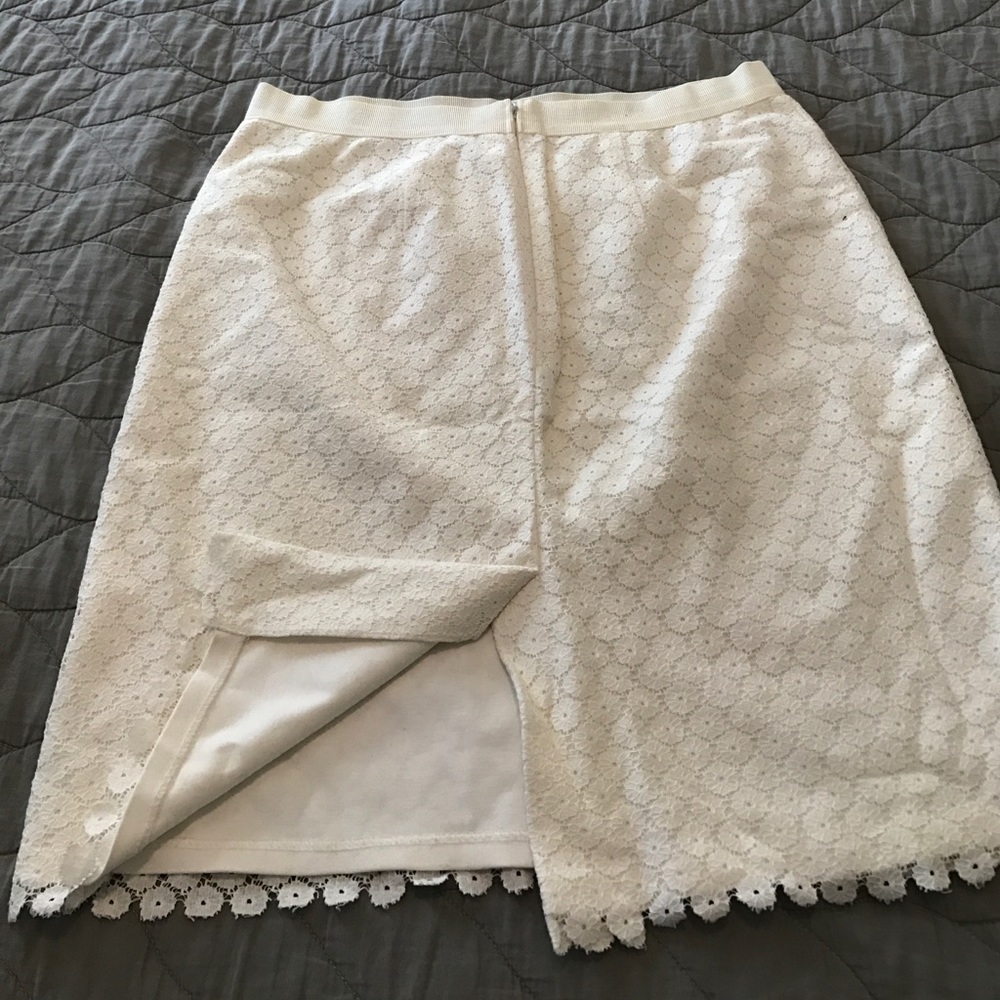 Loft Lace pencil skirt - Picture 2 of 5