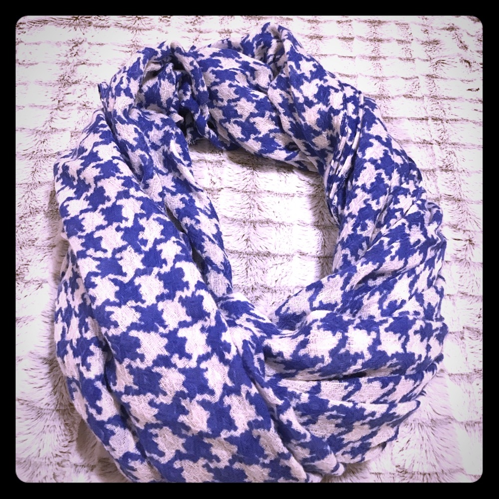 Blue & White Houndstooth Scarf