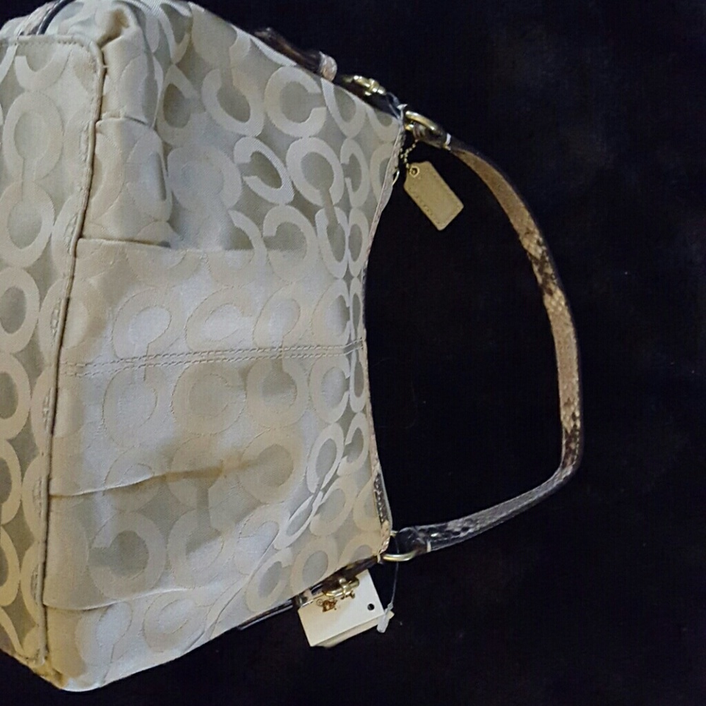 Coach Handbag - Picture 3 of 4