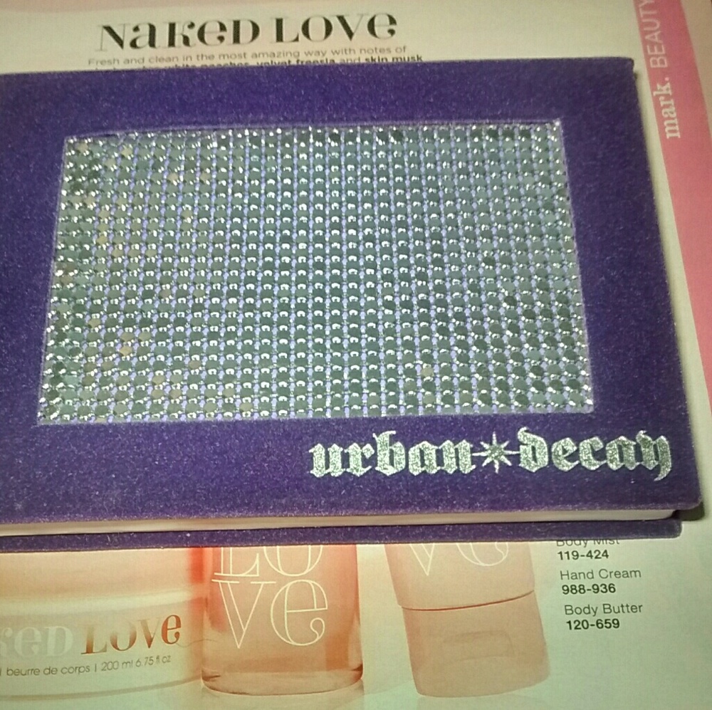 Deluxe shadow box