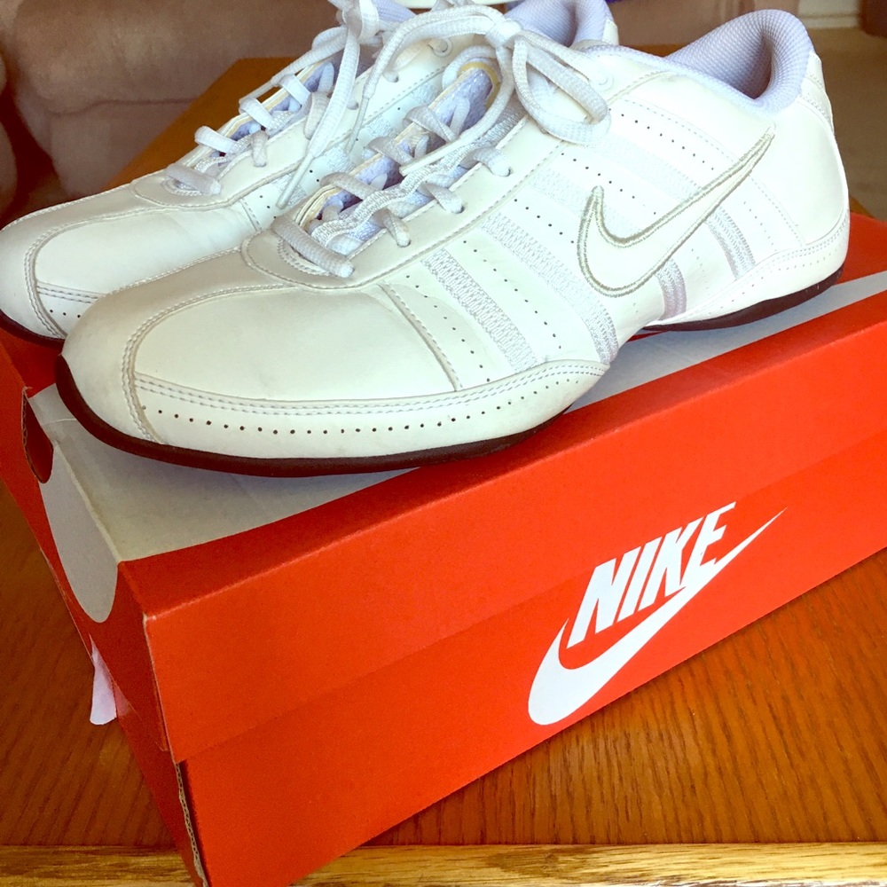 Women Nike white sneakers