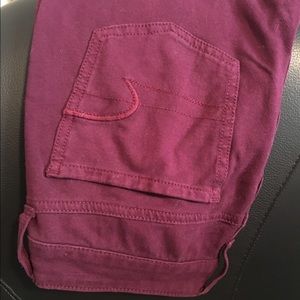 American Eagle burgundy super stretch jegging