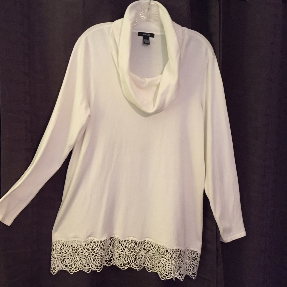Alfani Top   Size L