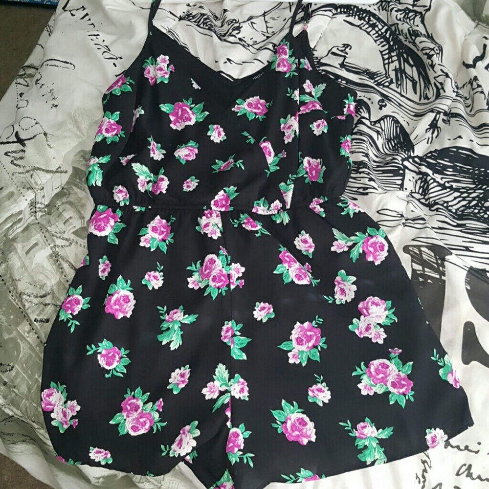 Super cute Romper!