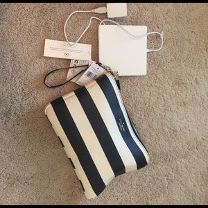 Kate Spade Charging Purse