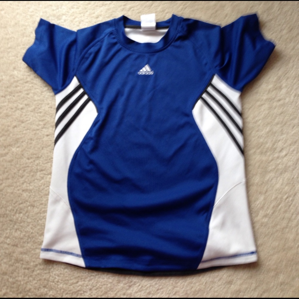 Adidas kids shirt size M