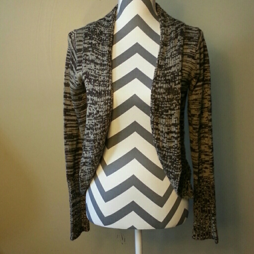 L.e.i. sweater shrug