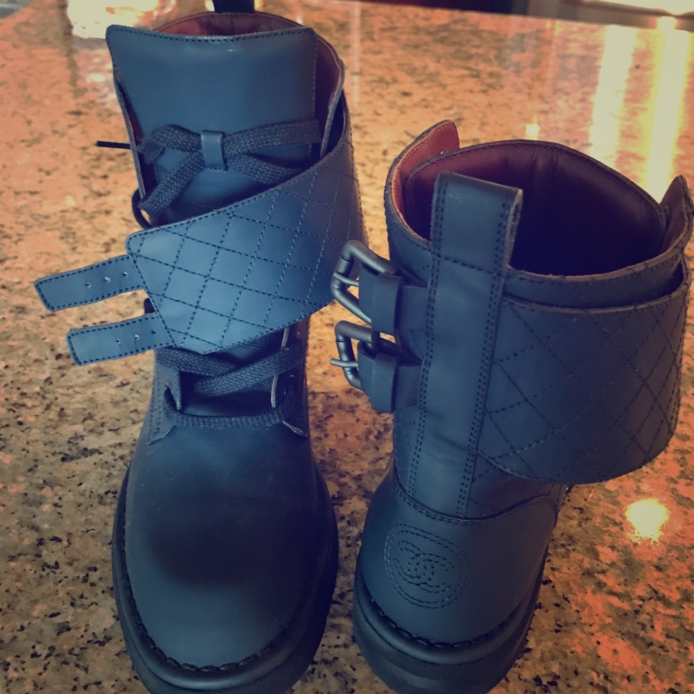 Chanel Navy Blue Quilted Combat Boot size 39