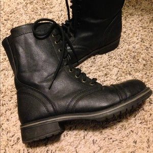 Combat boots