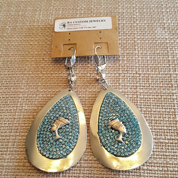 SOLD Ancient Egyptian Queen Nefertiti earrings - Picture 2 of 3