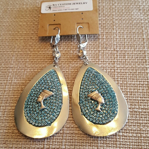 SOLD Ancient Egyptian Queen Nefertiti earrings - Picture 3 of 3