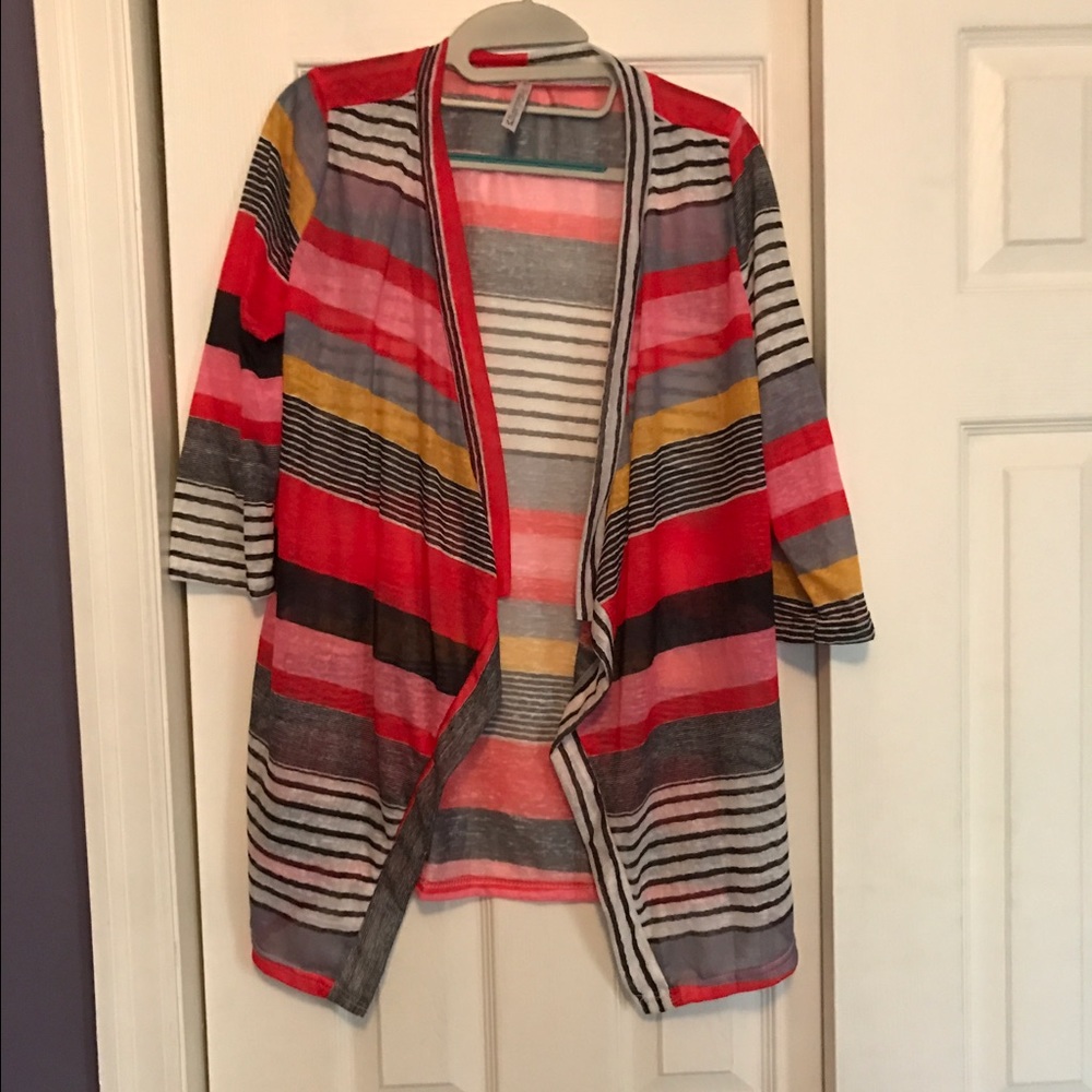Light weight multicolored cardigan