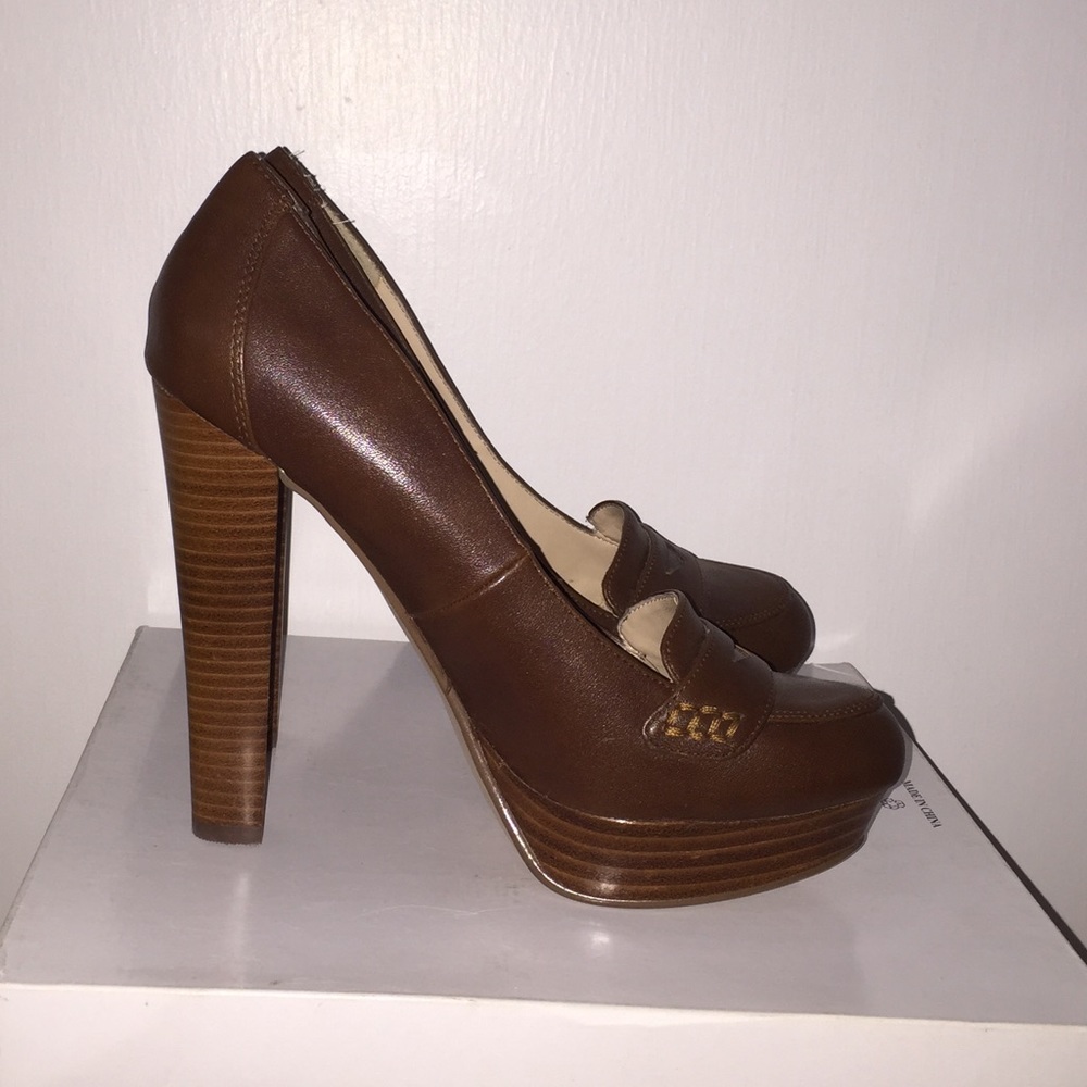 Guess Cognac Loafer Pumps