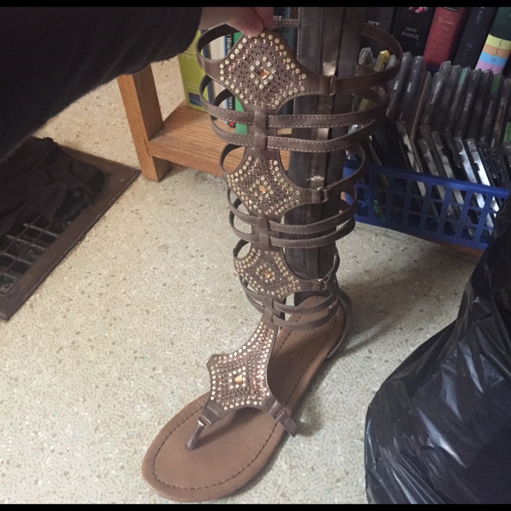 Knee high Gladiator sandals! Super cute worn once!